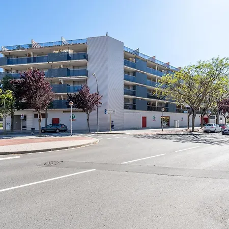 Hauzify I Apartament Mestral Cambrils Exterior photo